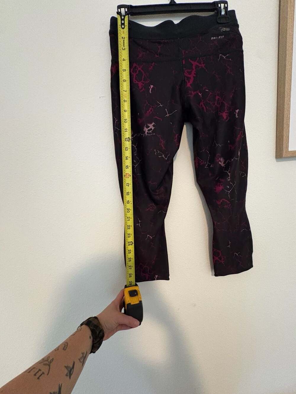 Nike Womens Printed Stay Warm Running Capri Pants Black/Purple - Picture 9 of 9